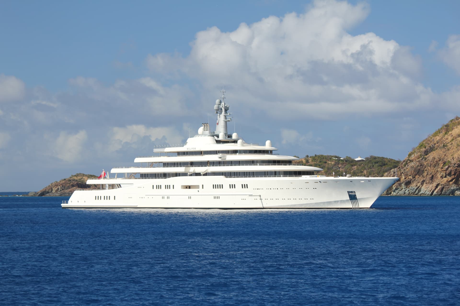 M/Y ECLIPSE at anchor